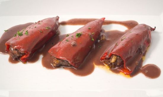 Imagen de Pimientos del piquillo rellenos de carrillera (5 Uds)
